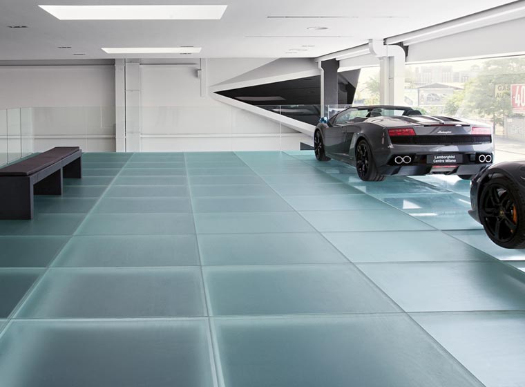 04-utilizzi-antiscivolo-pixel-flooring-pavimento-lamborghini-1889m-760px.jpg