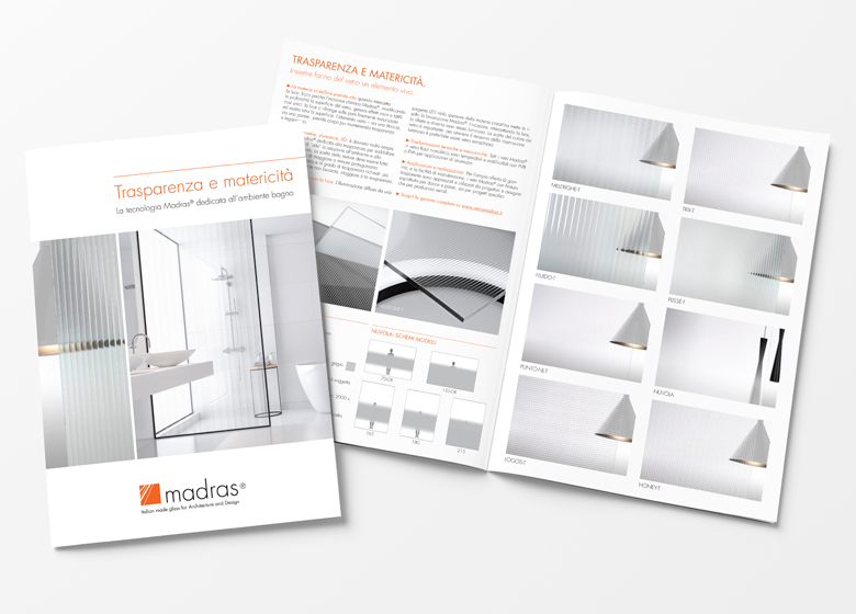 06-it-leaflet-trasparenti-copertina-aperto-as-746353104-780px