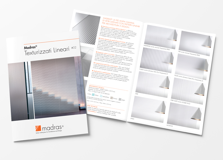 11-it-leaflet-texturizzati-lineari-copertina-aperto-as-746353104-760